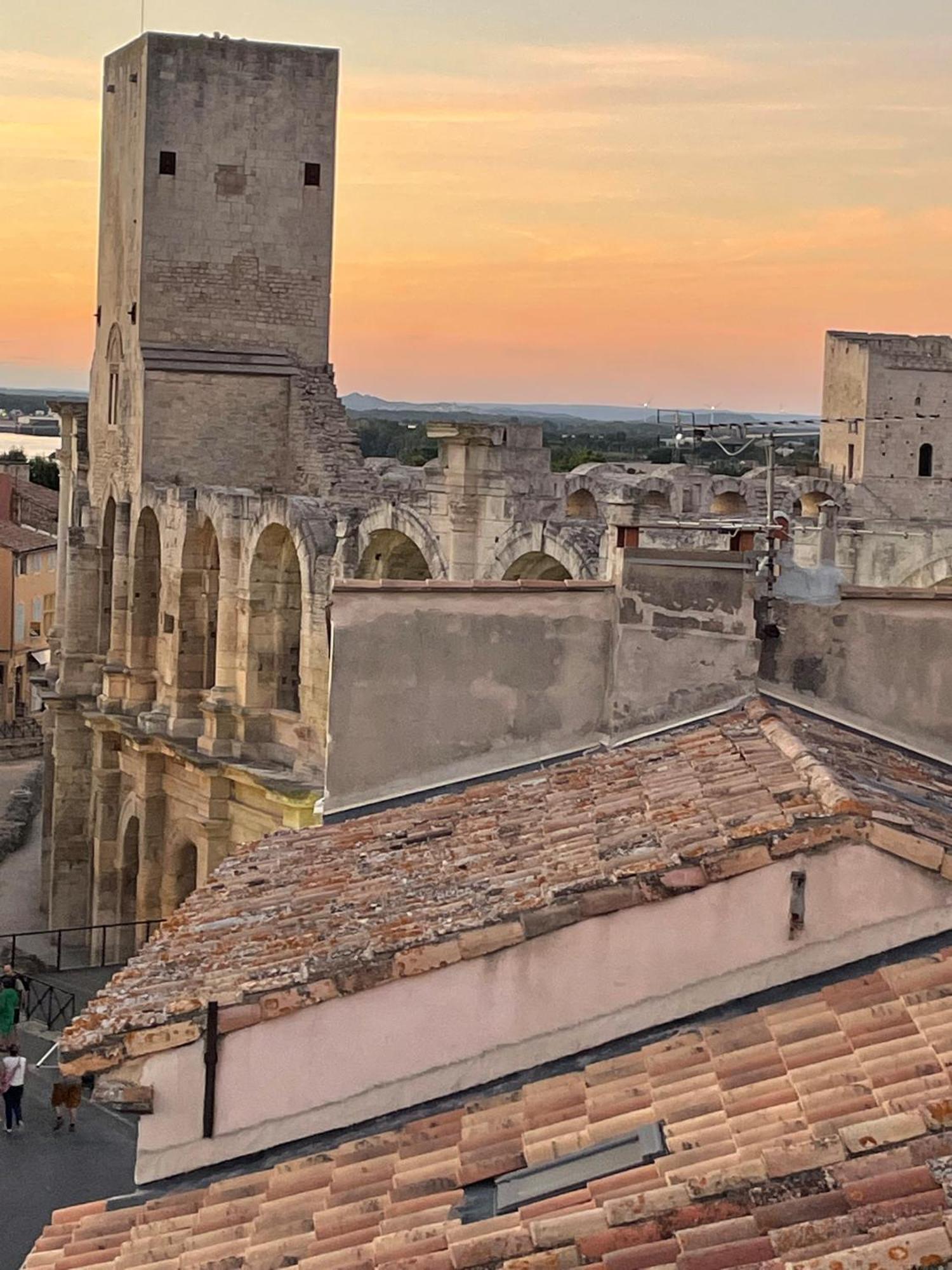 Le Petit Arles Apartment Luaran gambar